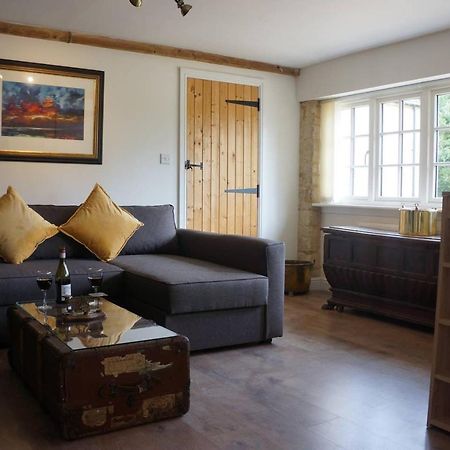 Crucis Park Estate Villa Cirencester Exterior foto