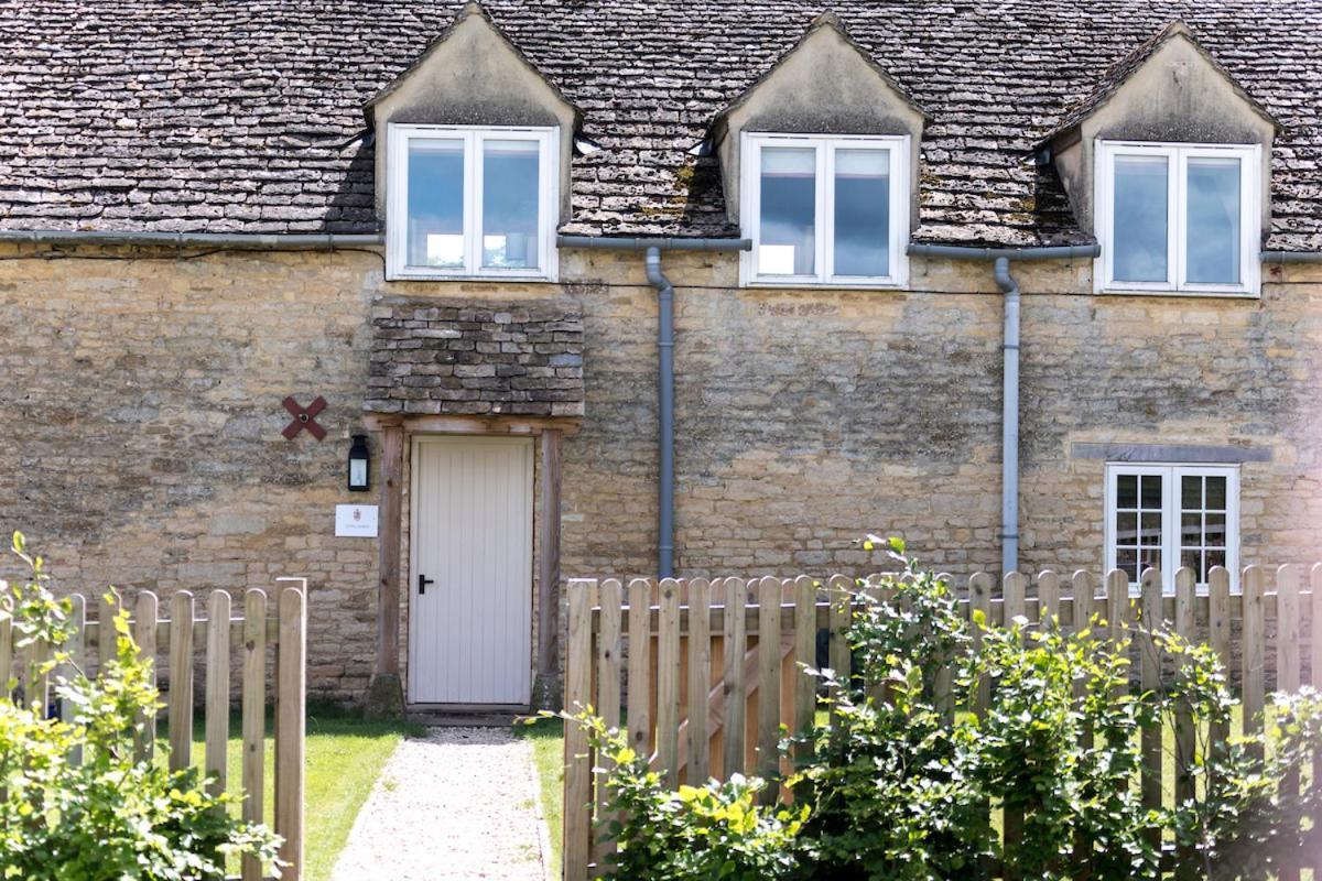 Crucis Park Estate Villa Cirencester Exterior foto